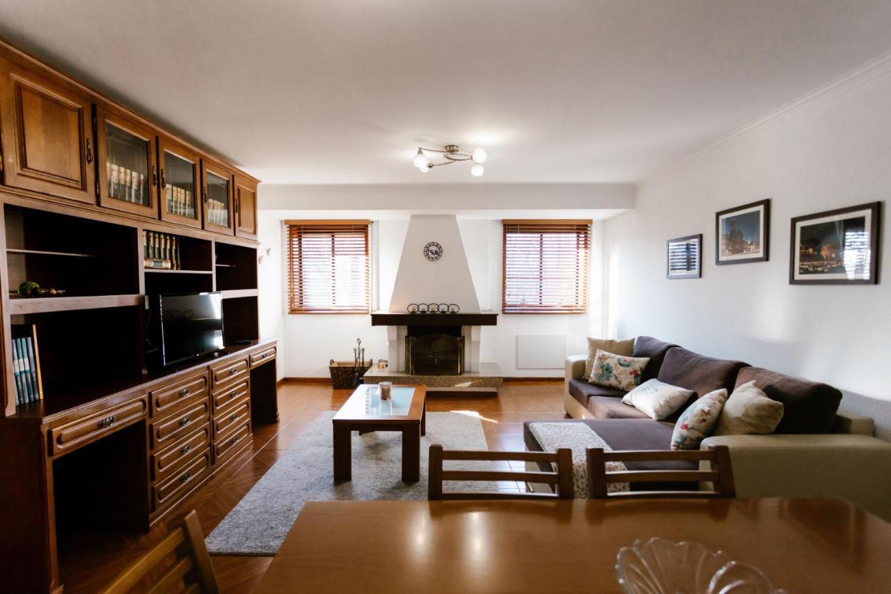 Castle Apartment กิมาไรส์ ภายนอก รูปภาพ