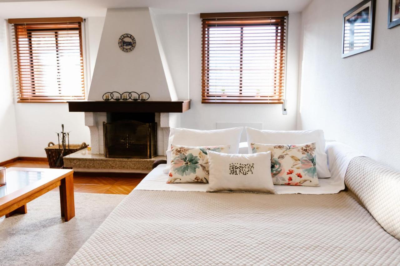 Castle Apartment กิมาไรส์ ภายนอก รูปภาพ