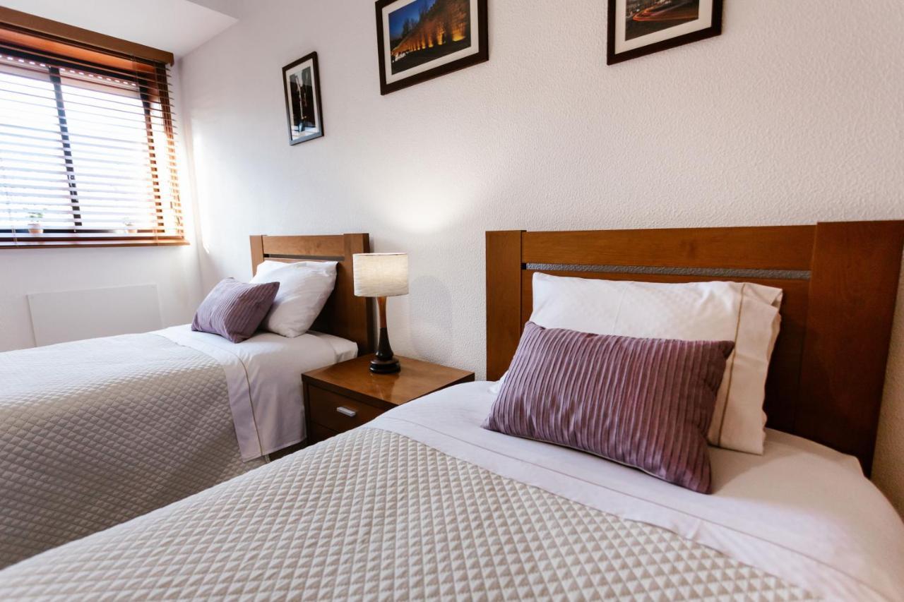 Castle Apartment กิมาไรส์ ภายนอก รูปภาพ