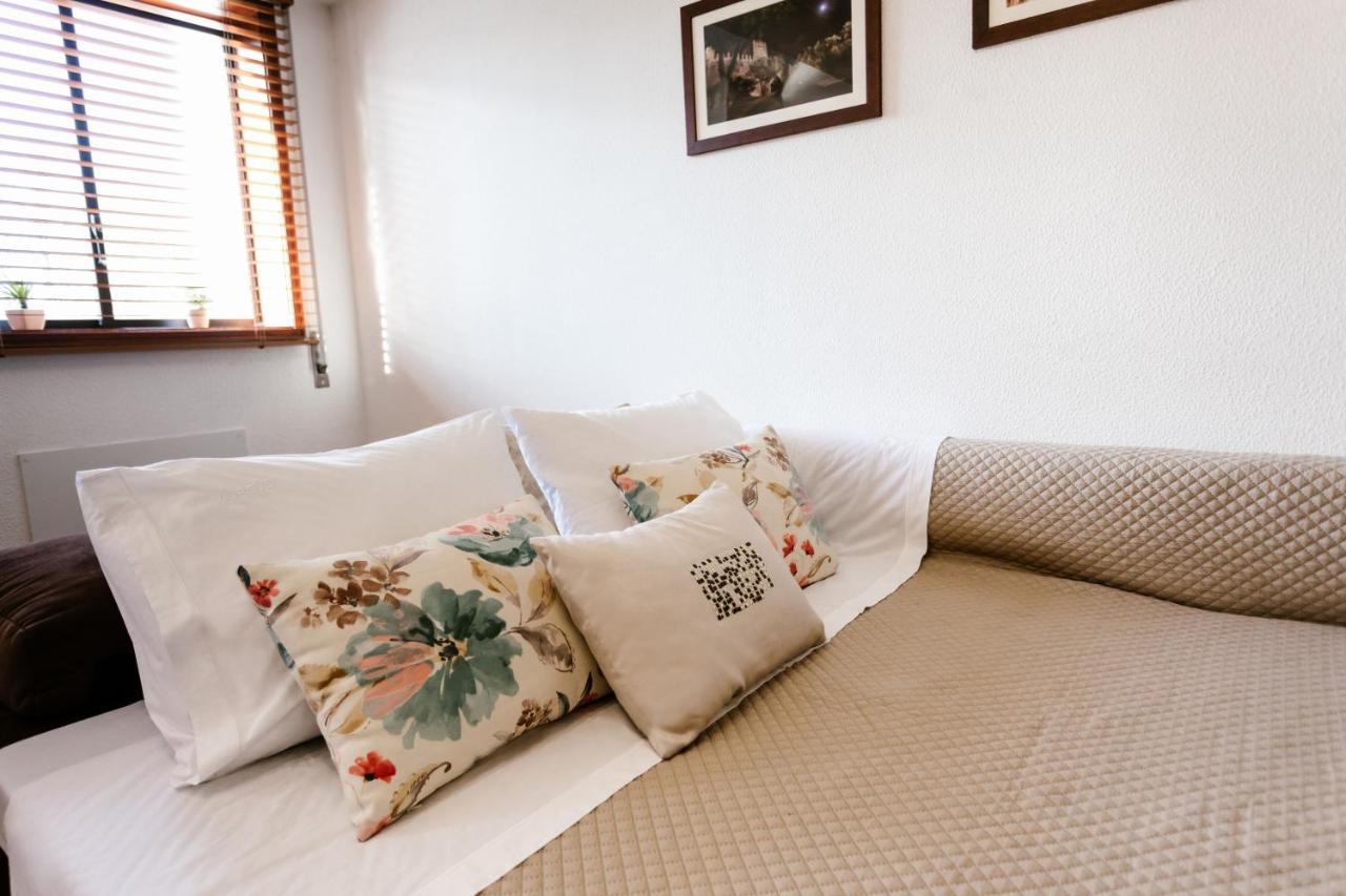 Castle Apartment กิมาไรส์ ภายนอก รูปภาพ